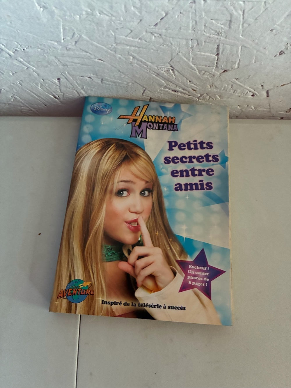Hannah Montana Kids Book - Blue Cover